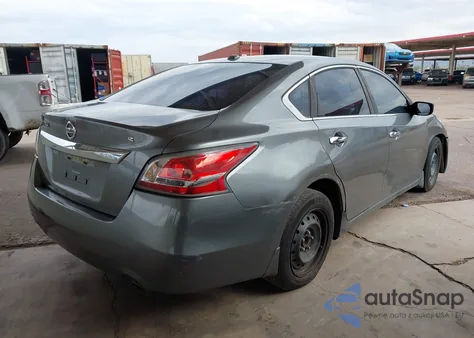 2015 Nissan Altima 2.5 S z USA, uszkodzony, nr VIN 1N4AL3AP9FC417929